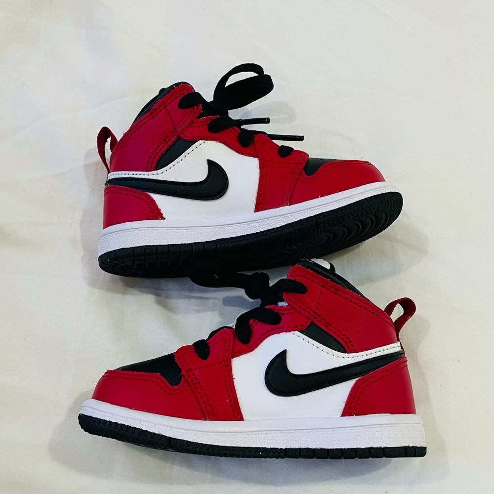 Jordan AJ 1 Mid - Toddler Size 6 (WORN ONCE)